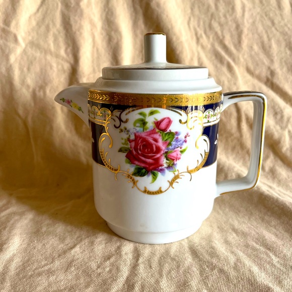 sorelle Kitchen Sorelle Fine Porcelain Tea Pot 6 Tall With Lid Hand